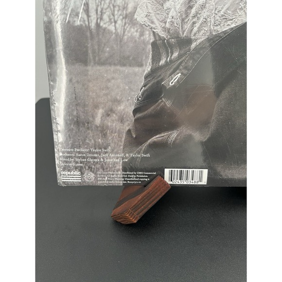 Taylor Swift Folklore 2x Vinyl Record LP Sealed NEW Mint Copy - Picture 3 of 7